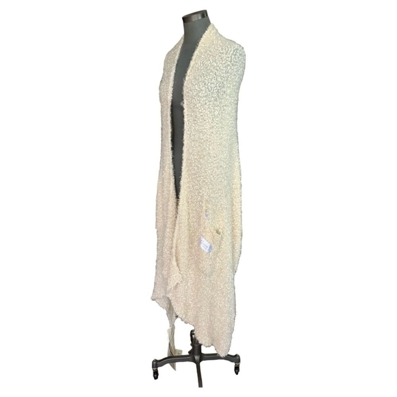 Wrap Soft Beige DEMDACO Cream Giving Shawl Wrap with Pockets Textured Dot Shawl - Picture 5 of 10
